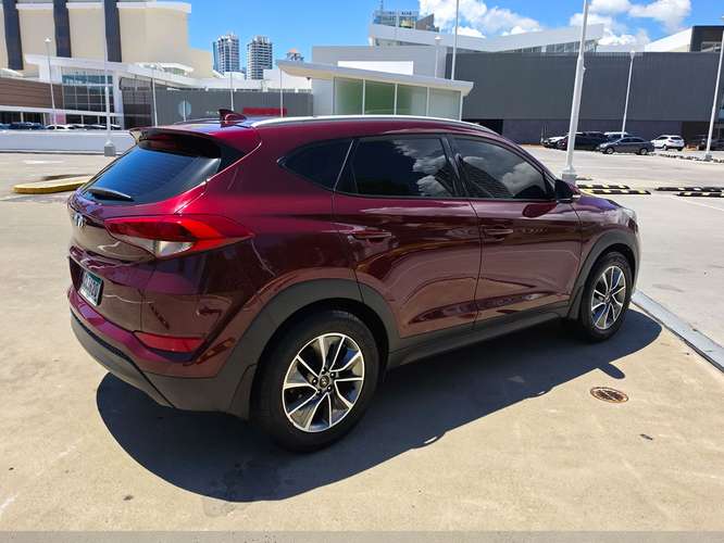 HYUNDAI TUCSON 2018 Automática. Impecable, 4 llantas Toyo Nuevas y A/C con Garantía.