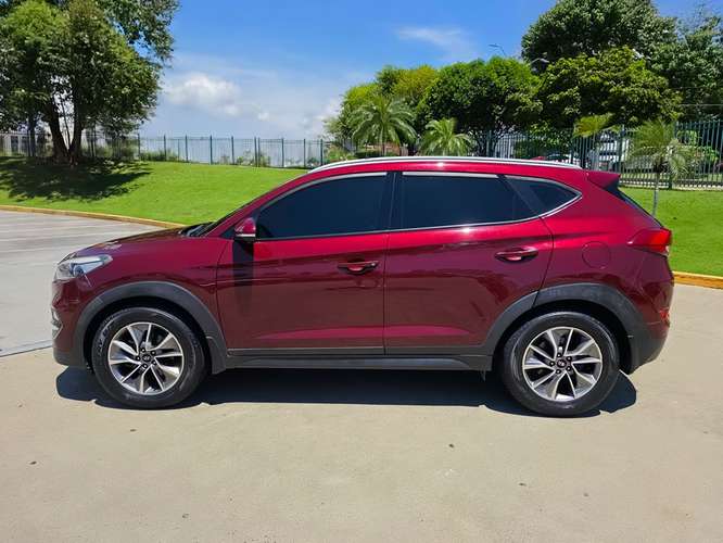 HYUNDAI TUCSON 2018 Automática. Impecable, 4 llantas Toyo Nuevas y A/C con Garantía.