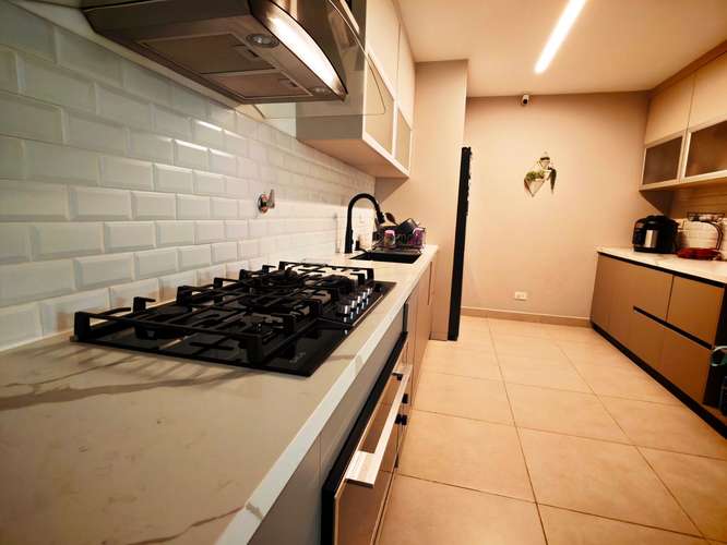 Se Vende Casa en Woodland/– Bosques del Pacific