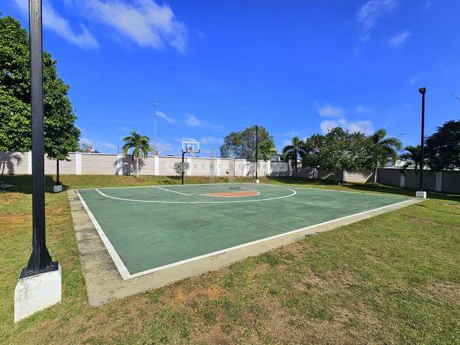 Venta Casa Unifamiliar con Patio Bosques de Puerto Madero - Costa Verde. Haga una oferta