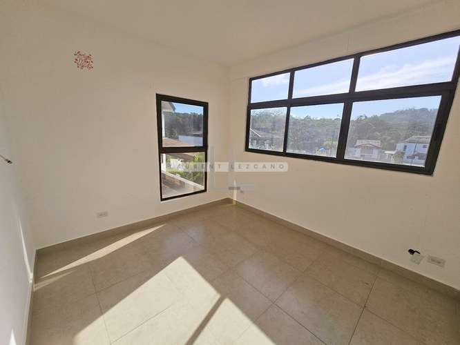 Venta Casa Unifamiliar con Patio Bosques de Puerto Madero - Costa Verde. Haga una oferta