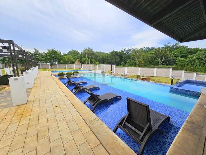 Venta Casa Unifamiliar con Patio Bosques de Puerto Madero - Costa Verde. Haga una oferta