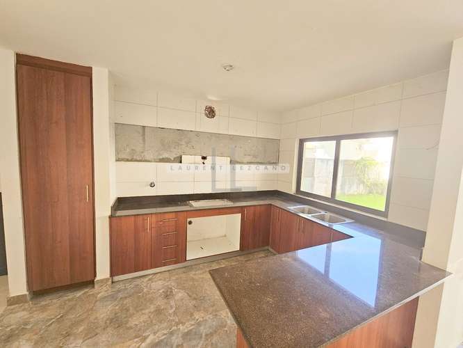 Venta Casa Unifamiliar con Patio Bosques de Puerto Madero - Costa Verde. Haga una oferta