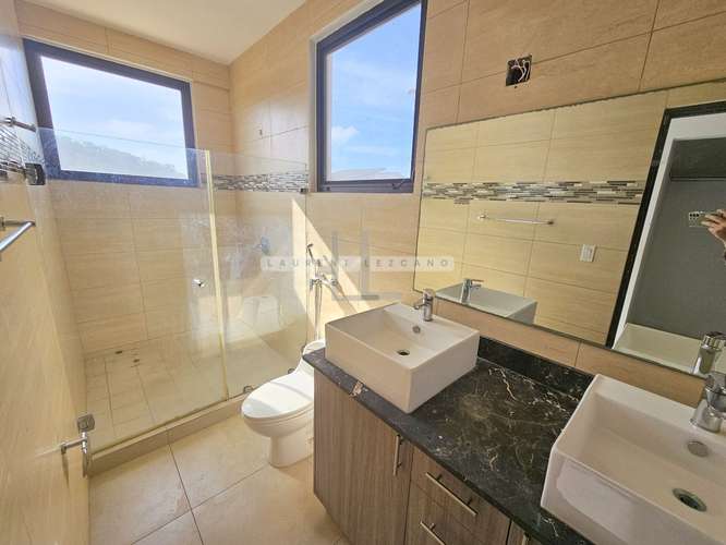Venta Casa Unifamiliar con Patio Bosques de Puerto Madero - Costa Verde. Haga una oferta