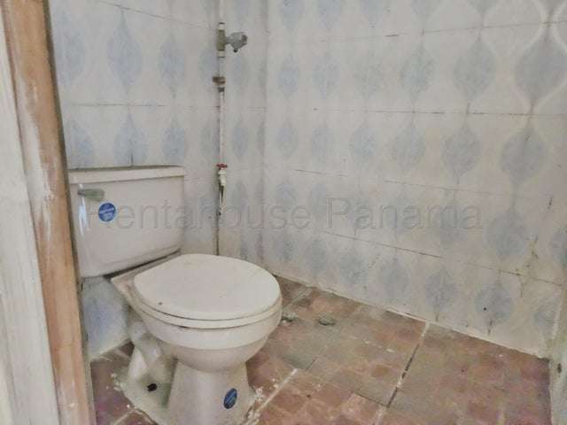 Venta de edificio comercial locales y apartamentos Sabanitas, Colón 25GC7385