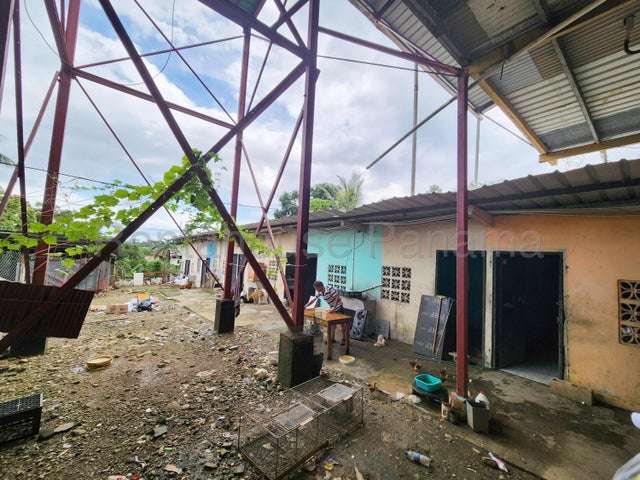 Venta de edificio comercial locales y apartamentos Sabanitas, Colón 25GC7385