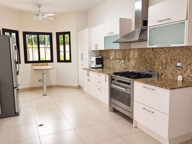 Venta de Casa en El Doral Costa Sur - SG - Imagen 6