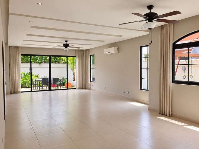 Venta de Casa en El Doral Costa Sur - SG - Imagen 3