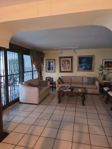 Venta Casa de 2 NIveles en El Cangrejo - MH - Imagen 2