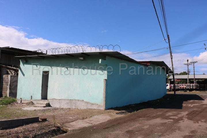 Se vende Local Comercial en Villa Grecia 26LRL9024