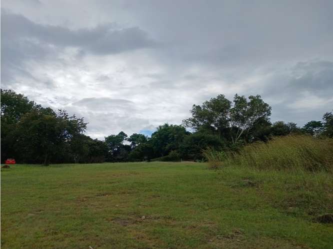 SAN JOSE / SAN CARLOS / 30000 M2 / COLINDA CON RIO / ZONAS VERDES