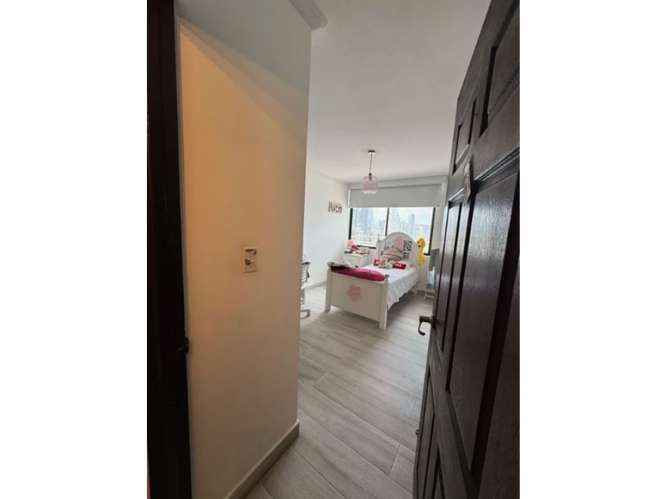 SE VENDE APARTAMENTO 157 M2 EN PH BRISAS OBARRIO CON BALCON