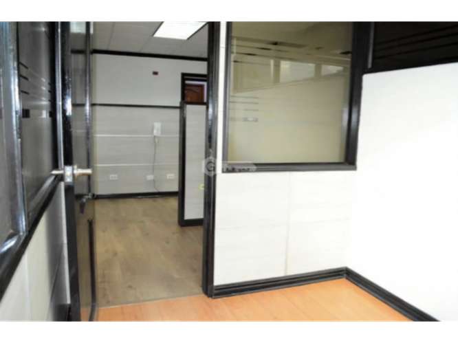 SE VENDE ESPECTACULAR OFICINA 64M EN EL DORADO CAMINO DE CRUCES - Imagen 16
