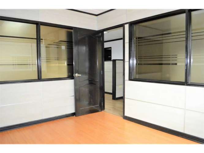 SE VENDE ESPECTACULAR OFICINA 64M EN EL DORADO CAMINO DE CRUCES - Imagen 7