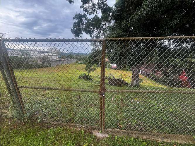 SE VENDE TERRENO 1300M EN VILLA ZAITA  SEMI PLANO IDEAL PARA INVERSION