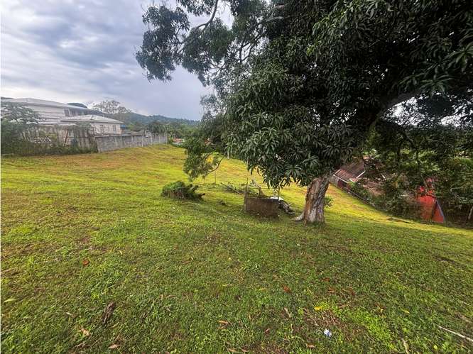 VILLA ZAITA / 1300M / SEMI PLANO / SOBRE VIA / IDEAL PARA INVERSION