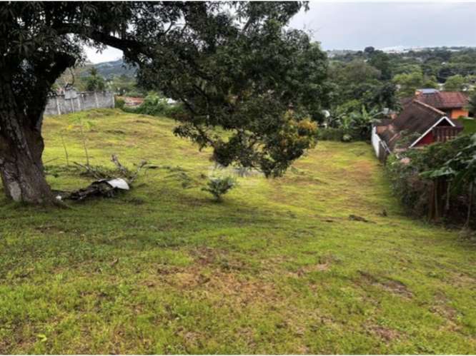 VILLA ZAITA / 2100M / SEMI PLANO / SOBRE VIA / IDEAL PARA INVERSION