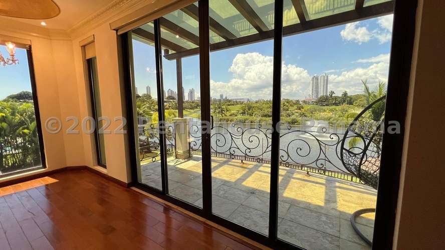 Venta de Casa en Santa Maria - Imagen 8