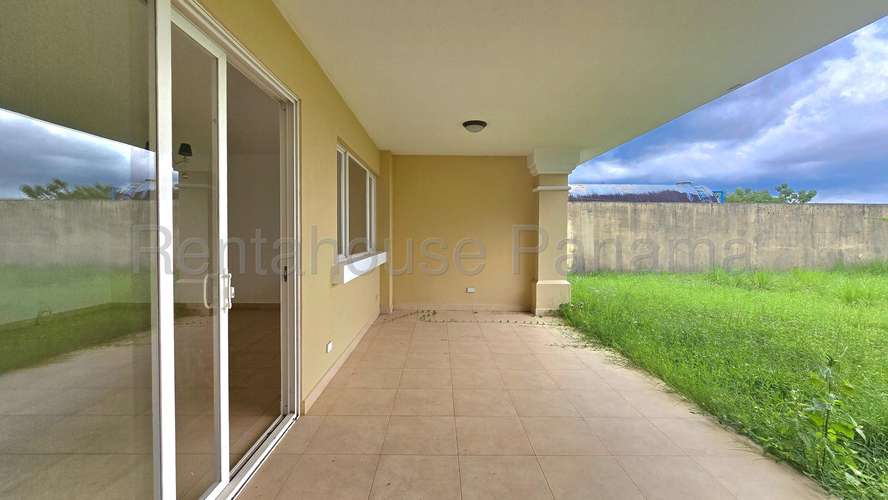 Venta de Casa Amoblada en Brisas Del Golf Villa Alta EC