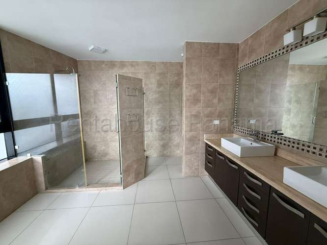 Alquiler C/ Opción a Compra de Apartamento con Línea blanca en Avenida Balboa Ph Princesa del Mar EC