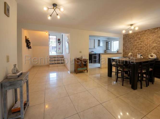 Venta de Casa en Condado del Rey Casa Limajo KC