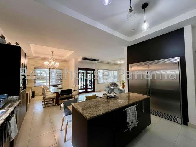 Casa en Venta en Costa Sur 600 m² LR