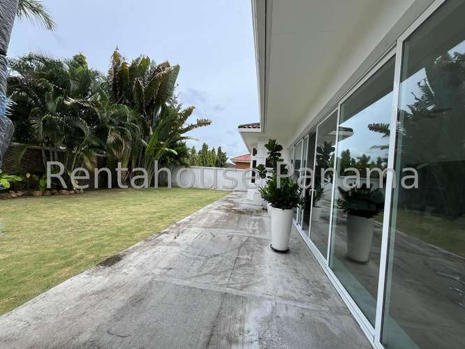Casa en Venta en Costa Sur 600 m² LR