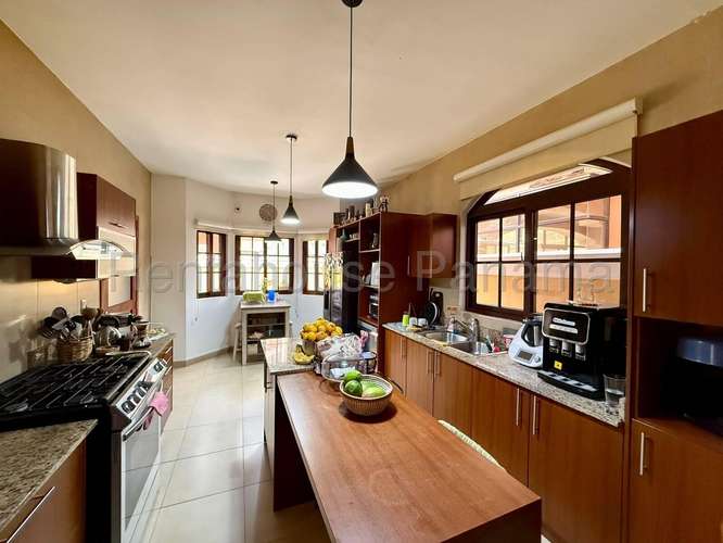 Casa en Venta en Costa Sur 375 m² LR