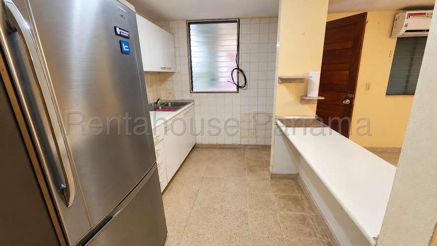 Vendo Casa de 150m2 en Vista Hermosa Res. San Fernando 27-2989SRZ
