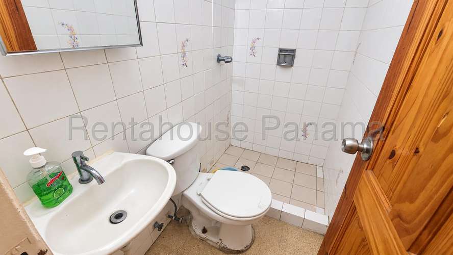 Vendo Casa de 150m2 en Vista Hermosa Res. San Fernando 27-2989SRZ