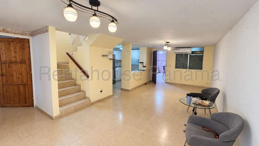 Vendo Casa de 150m2 en Vista Hermosa Res. San Fernando 27-2989SRZ