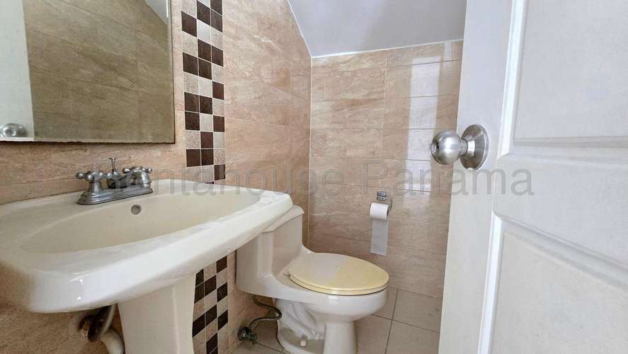 Casa en Venta Ubicada Brisas del Golf 27-3022