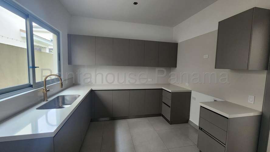 Venta de Casa en Altos de Panama Altos del Parque | Solo Cliente Directo LFC