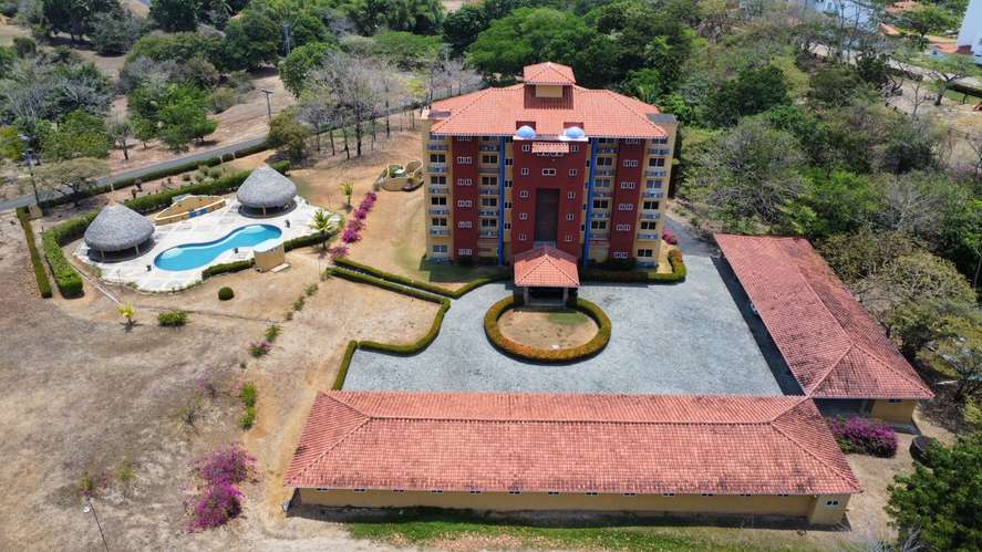 Punta Barco Resort. Riverside. 157mts 3r 3.5b 2est $220,000.00neg
