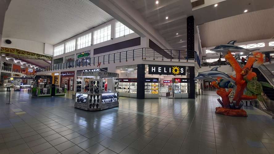 Albrook Mall. Pasillo del Delfin. Local 1198.94mts 8 locales $5,000,000.00neg - Imagen 7