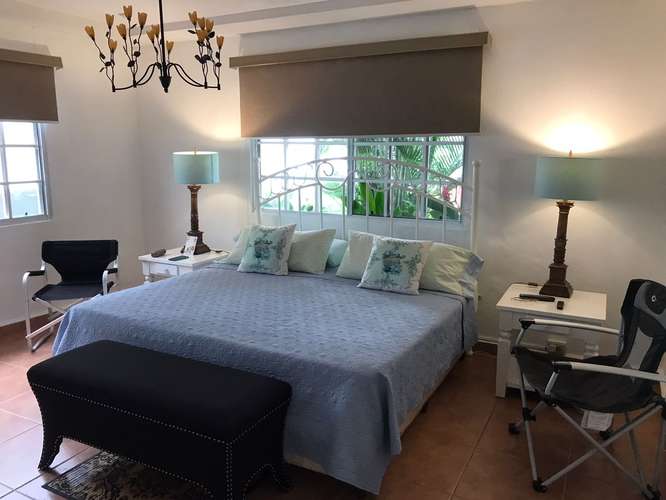 Coronado. Calles Los Jobos. 800 m 3r 3.5b Piscina $401,000