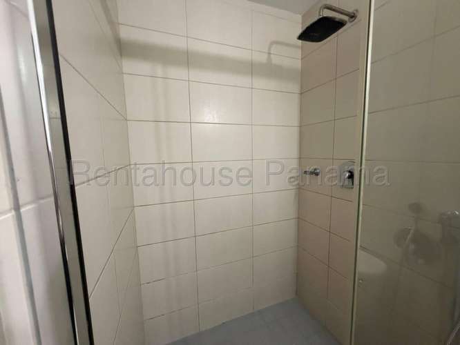 Alquiler de apartamento en PH Lefevre 75, con linea blanca 27LGG2424 