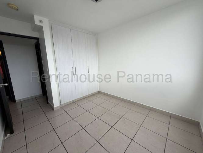Alquiler de apartamento en PH Lefevre 75, con linea blanca 27LGG2424 