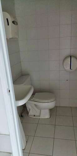 OFICINA 2 CUBICULOS, RECEPCION, CALLE 50 70 M2