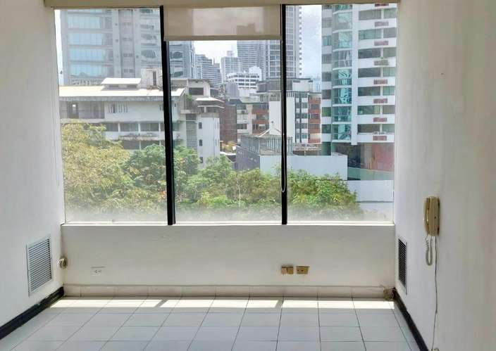 OFICINA 2 CUBICULOS, RECEPCION, CALLE 50 70 M2
