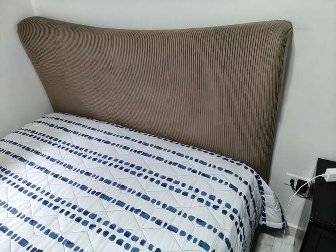 Vendo cama queen con colchón excelente estado  - Imagen 4