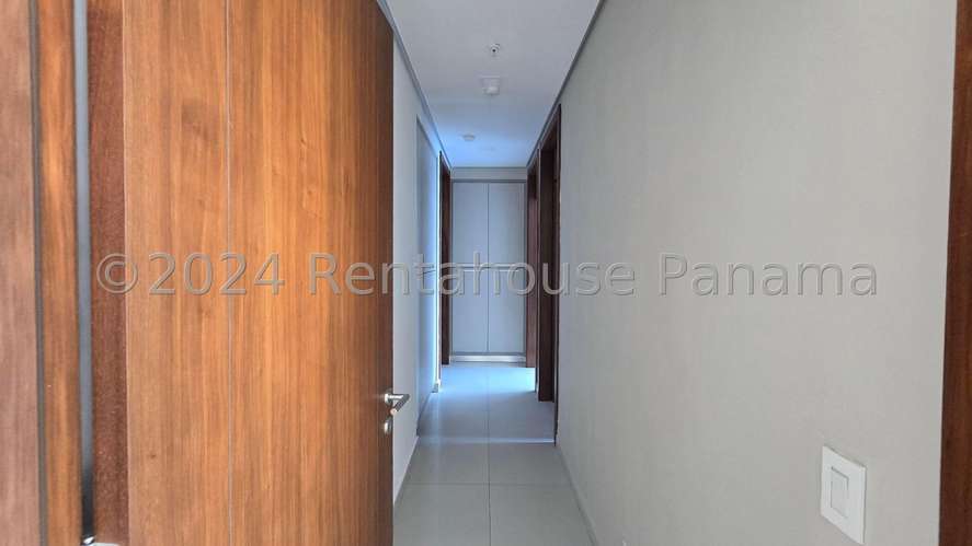 Se Vende Apartamento en Marbella LA27-3031
