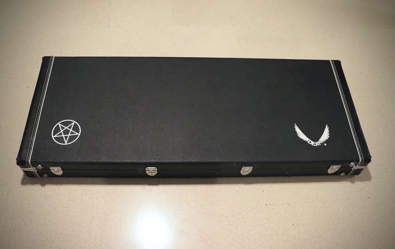 Vendo guitarra Dean ML X 