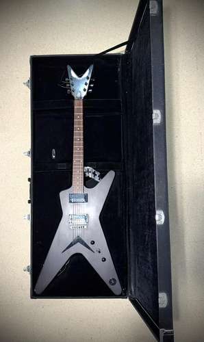 Vendo guitarra Dean ML X 