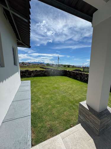 VENDO CASA POR ESTRENAR ALTO BOQUETE