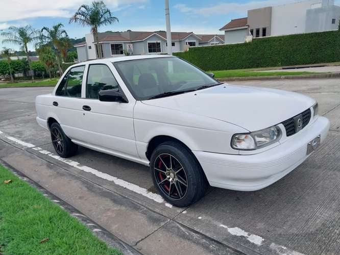 Nissan Sentra B13 2017