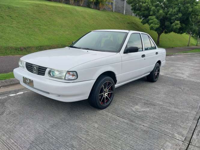 Nissan Sentra B13 2017
