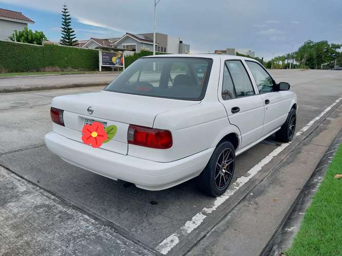 Nissan Sentra B13 2017