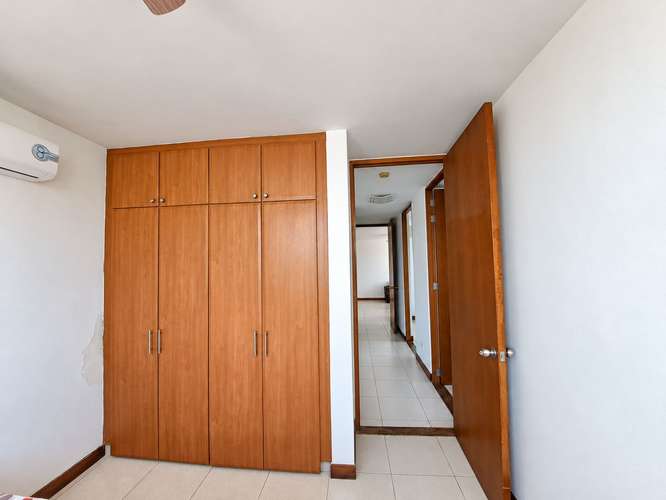 APARTAMENTO AMOBLADO EN ALQUILER EN PH MONT ROYAL EL CANGREJO – 135 m² VV