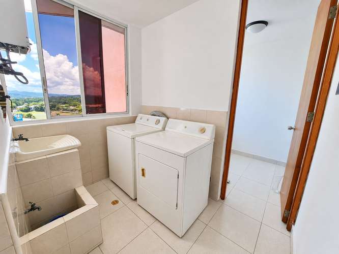 APARTAMENTO AMOBLADO EN ALQUILER EN PH MONT ROYAL EL CANGREJO – 135 m² VV